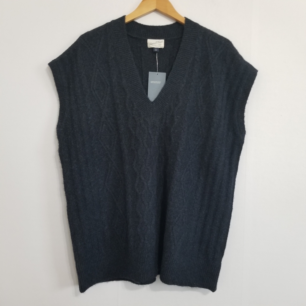 NWT Universal Thread Navy Cashmere Like Sweater Vest Size Large - Picture 1 of 8
